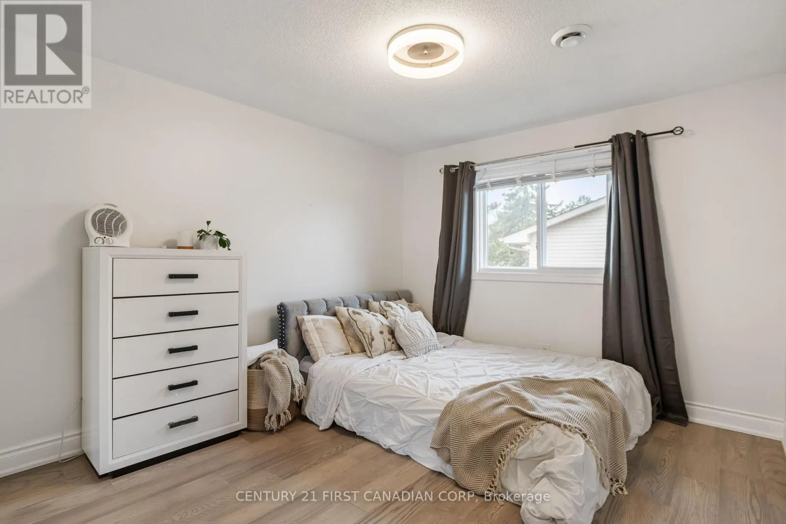 24 - 1855 ALDERSBROOK ROAD, #24