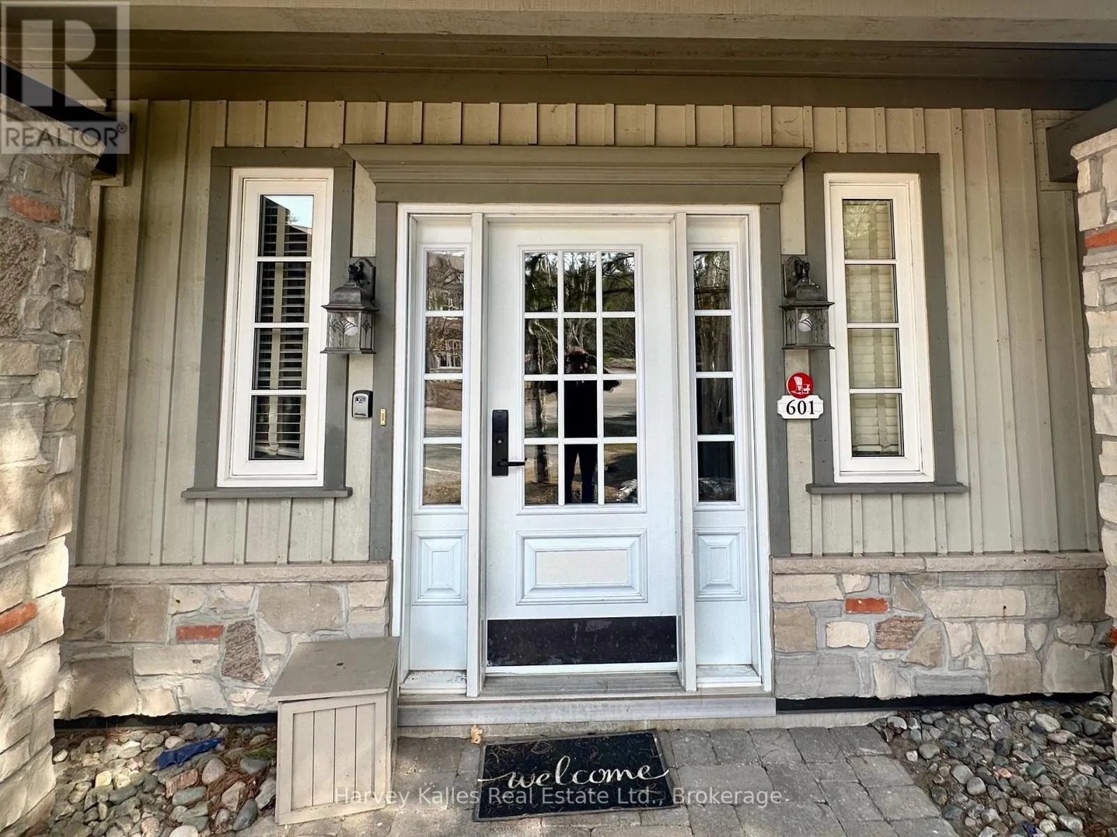 5 - 601 GLEN ABBEY WAY