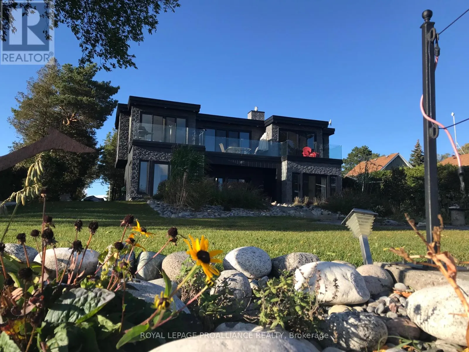 621 BARCOVAN BEACH ROAD