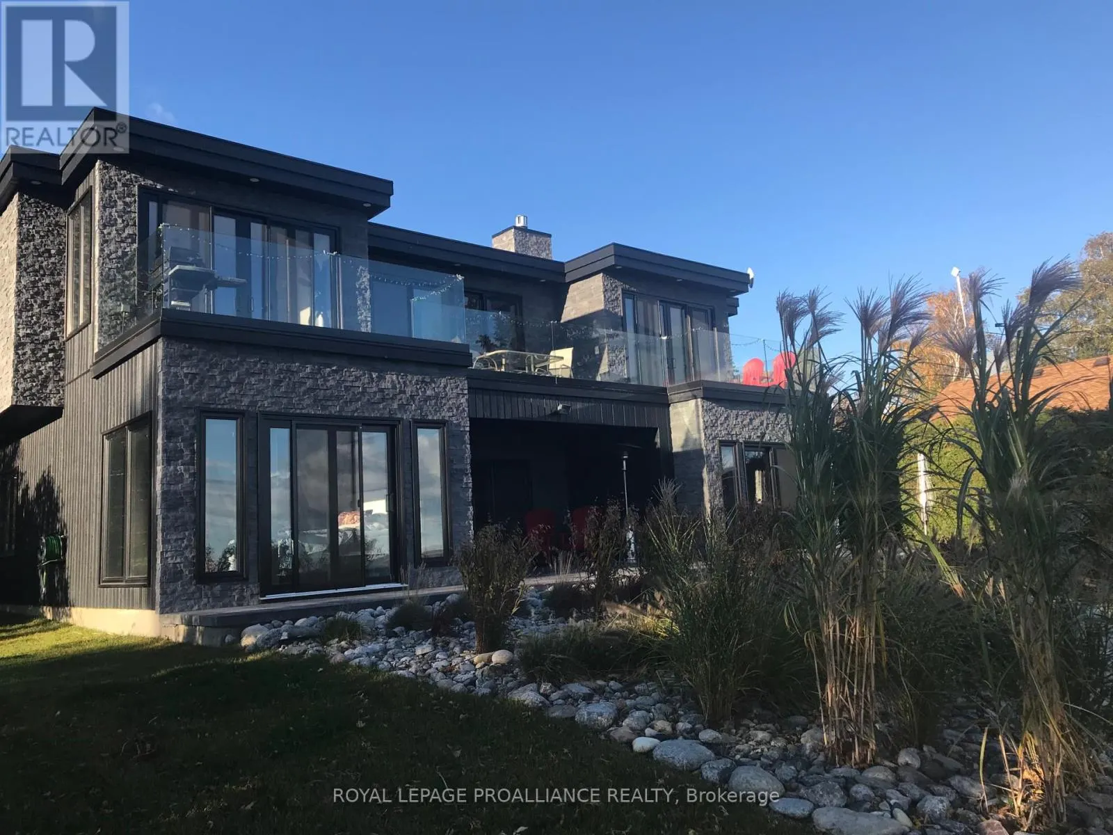 621 BARCOVAN BEACH ROAD