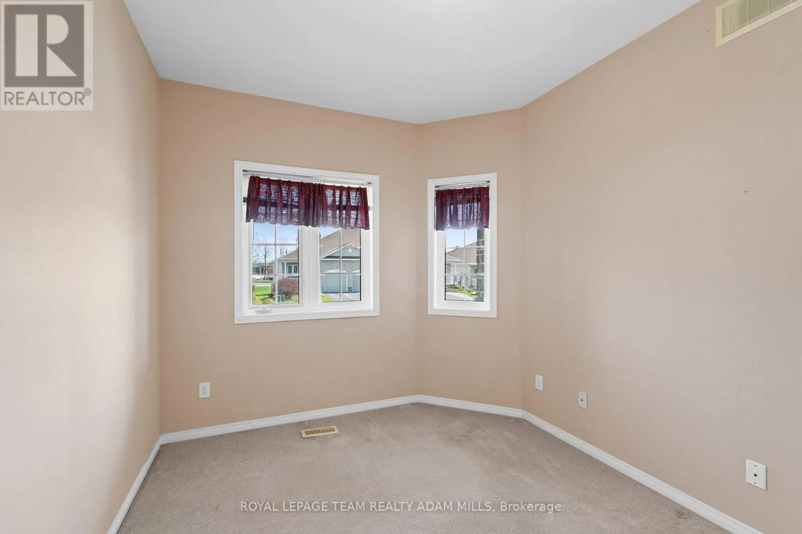 98 PATTERSON CRESCENT