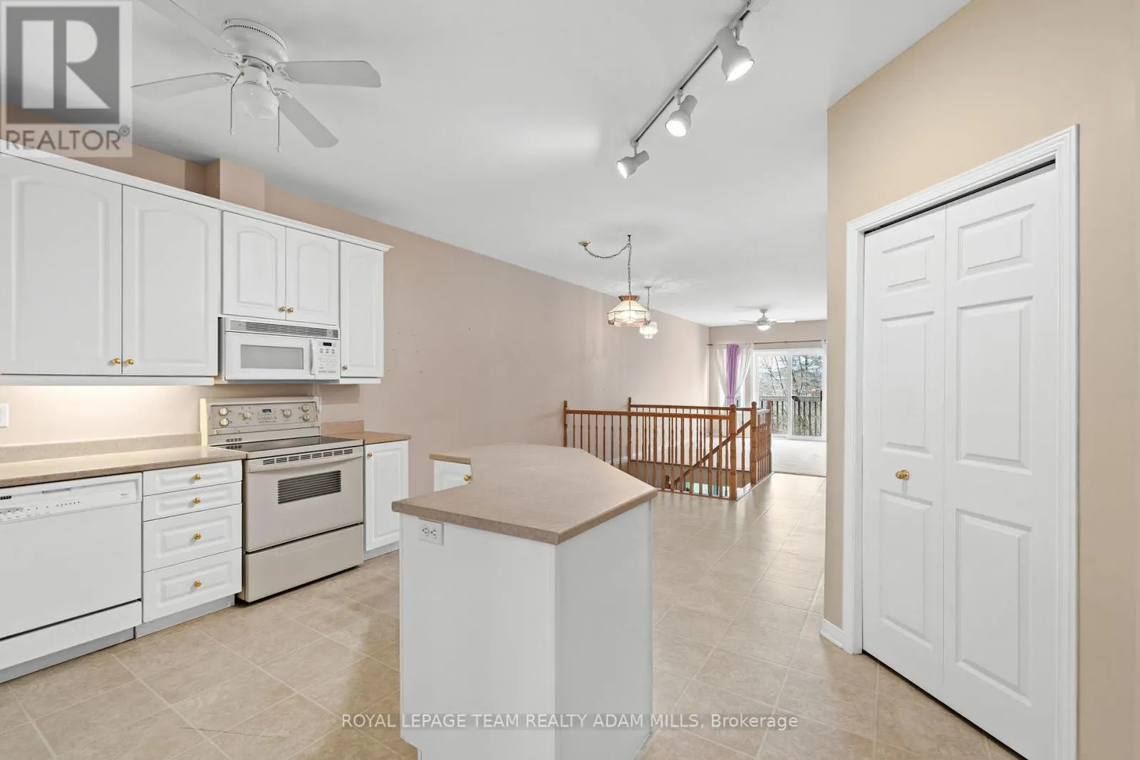 98 PATTERSON CRESCENT