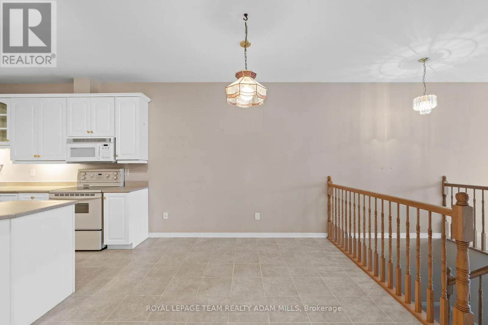 98 PATTERSON CRESCENT