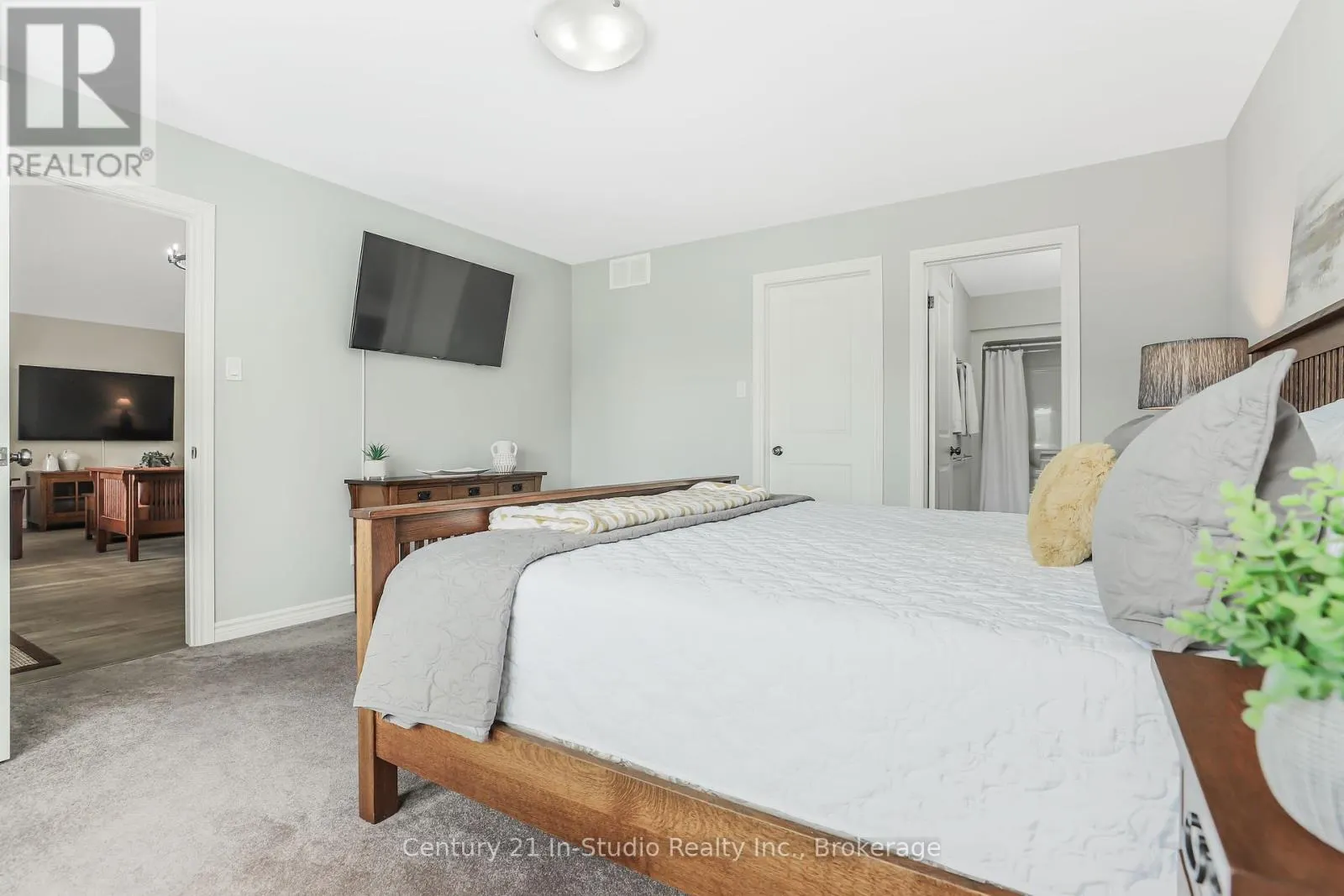 11 - 158 HAWTHORN CRESCENT, #11