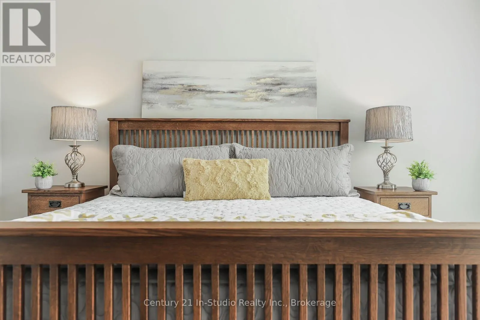 11 - 158 HAWTHORN CRESCENT, #11