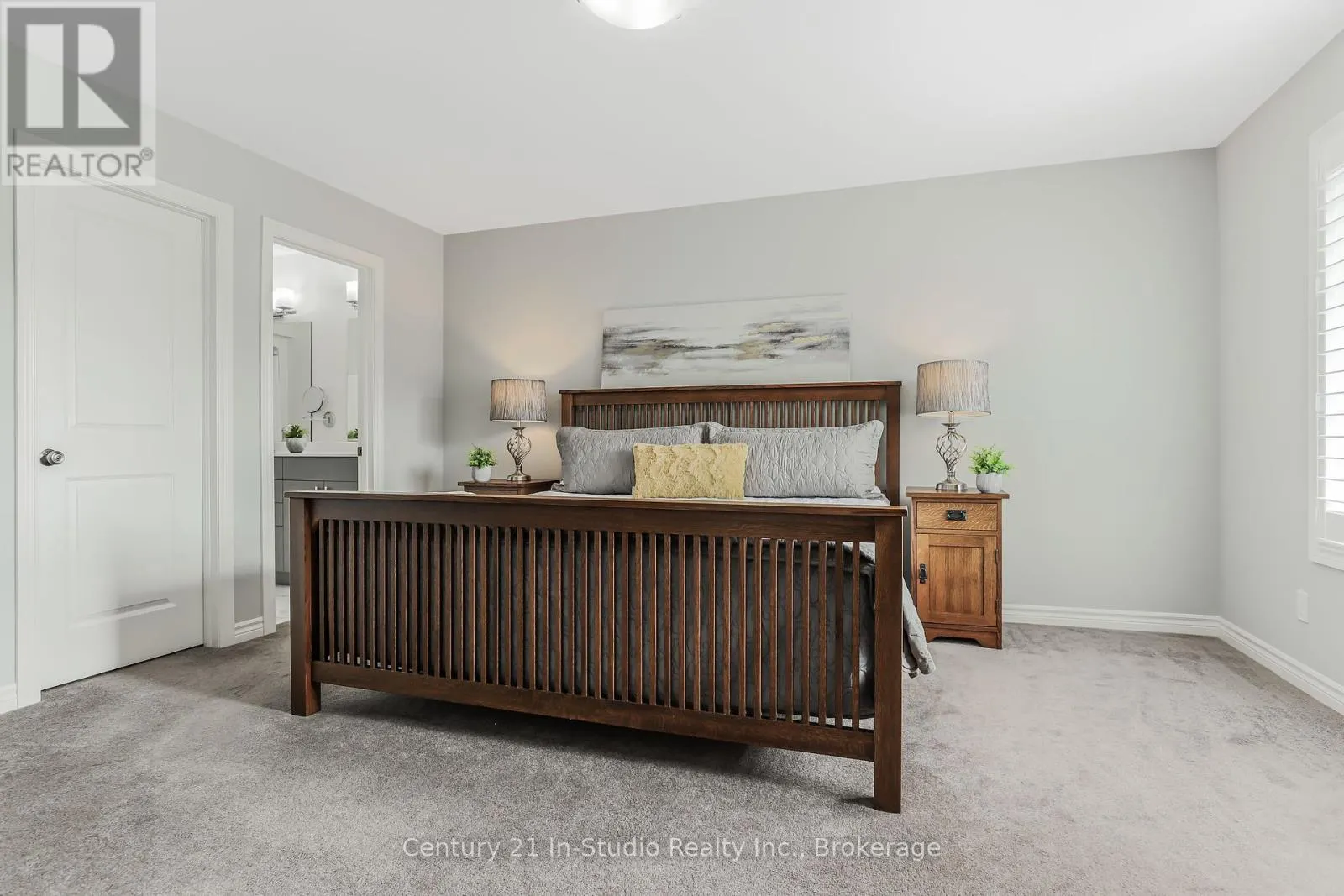 11 - 158 HAWTHORN CRESCENT, #11