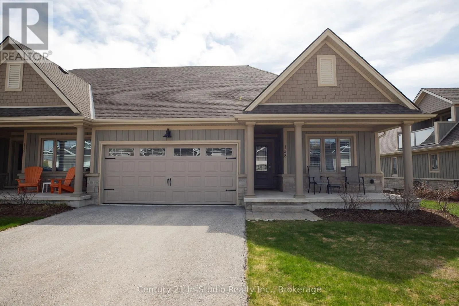 11 - 158 HAWTHORN CRESCENT, #11
