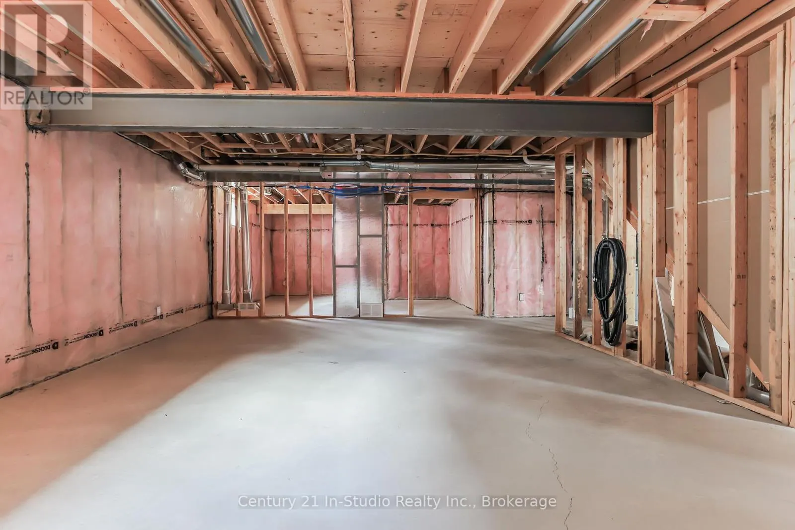 11 - 158 HAWTHORN CRESCENT, #11