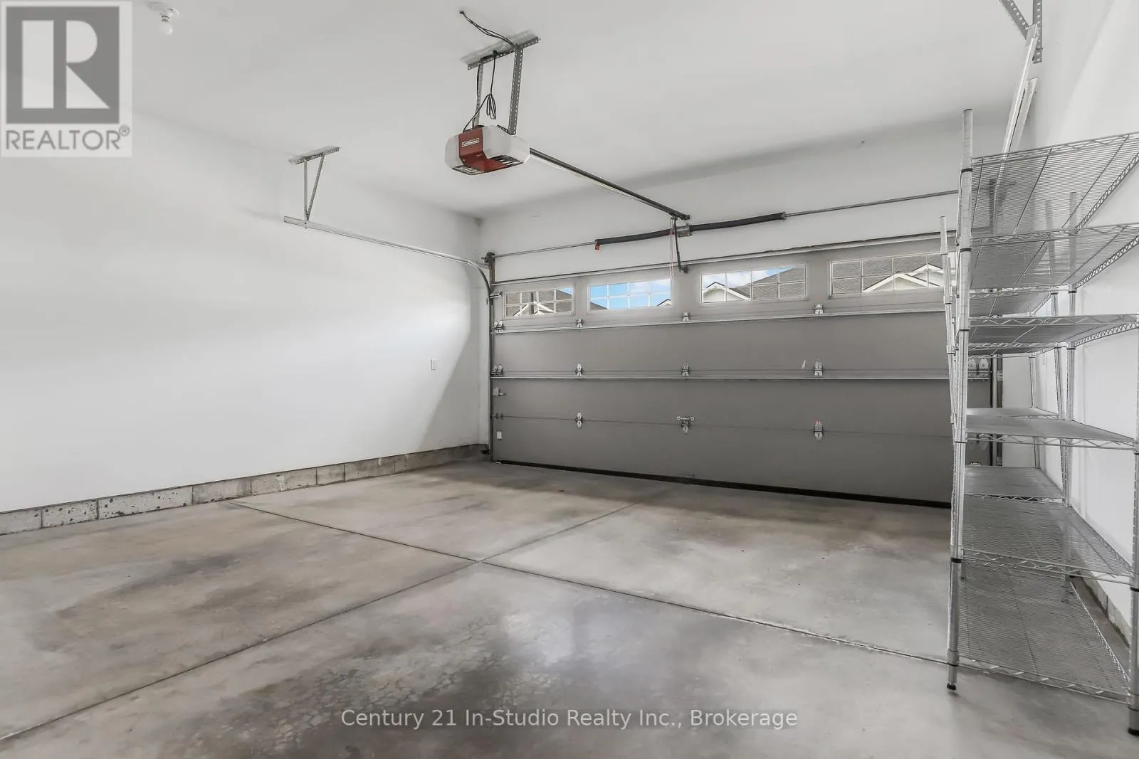 11 - 158 HAWTHORN CRESCENT, #11