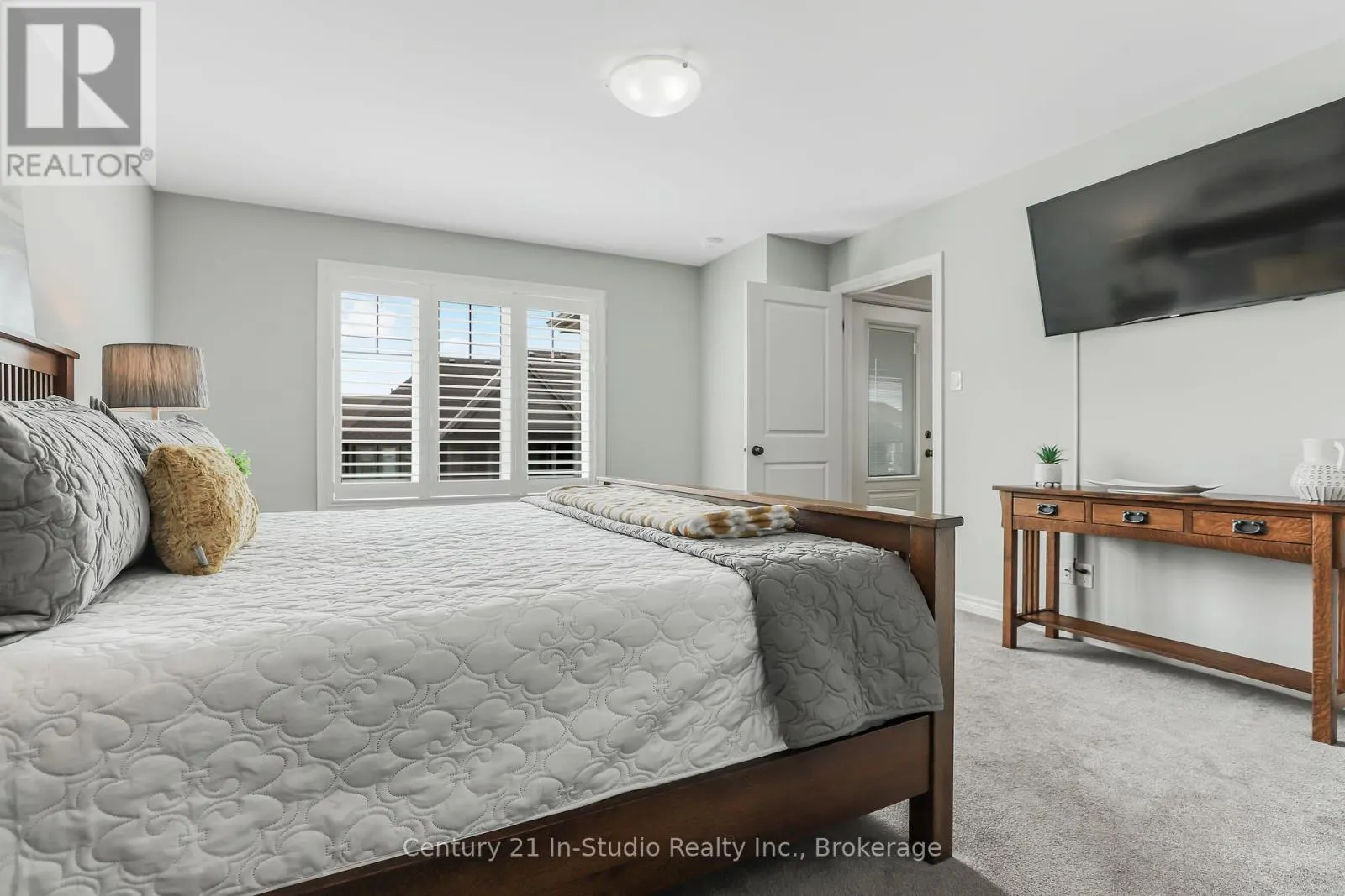 11 - 158 HAWTHORN CRESCENT, #11