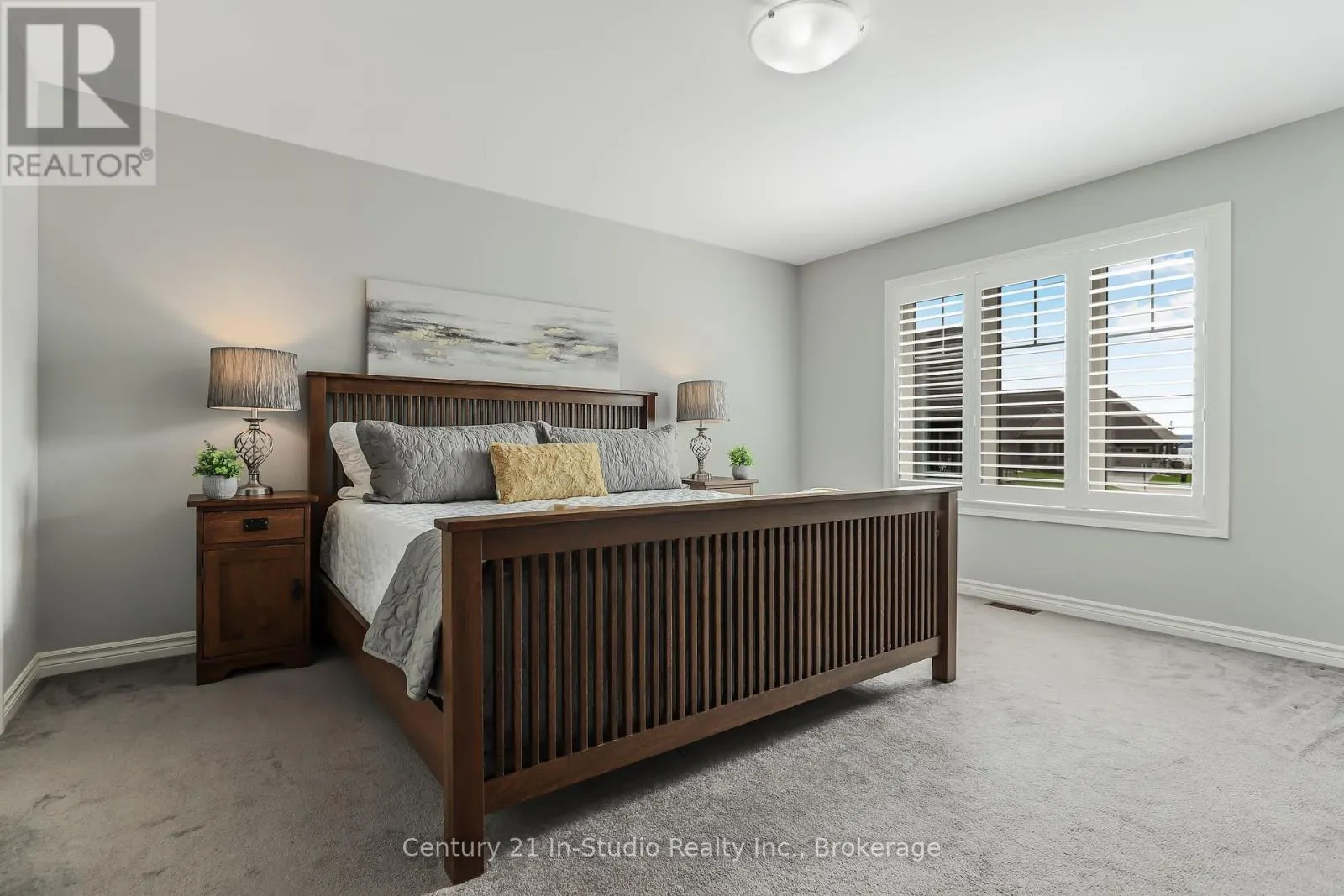 11 - 158 HAWTHORN CRESCENT, #11