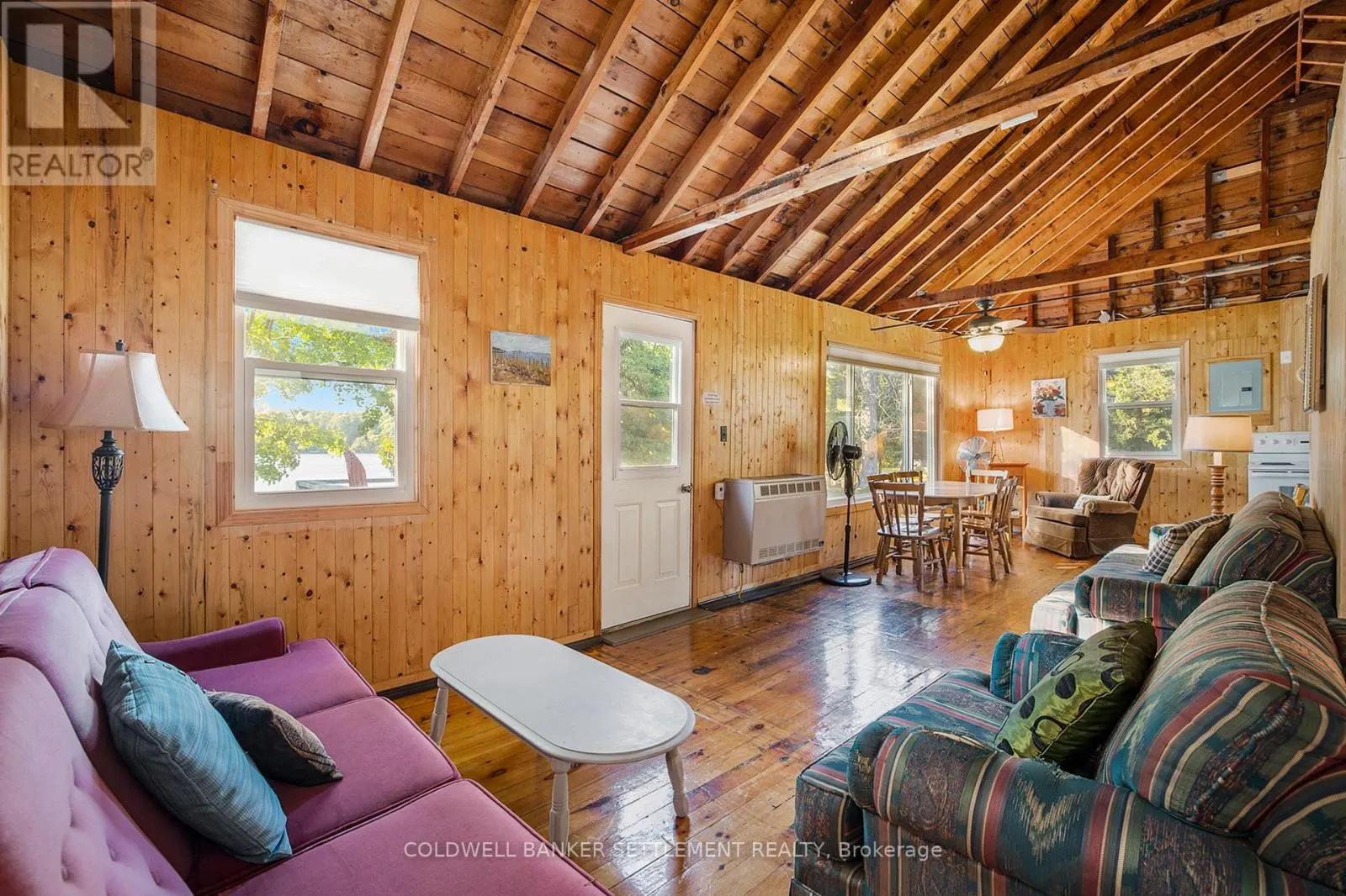 538 CLEAR LAKE ROAD W