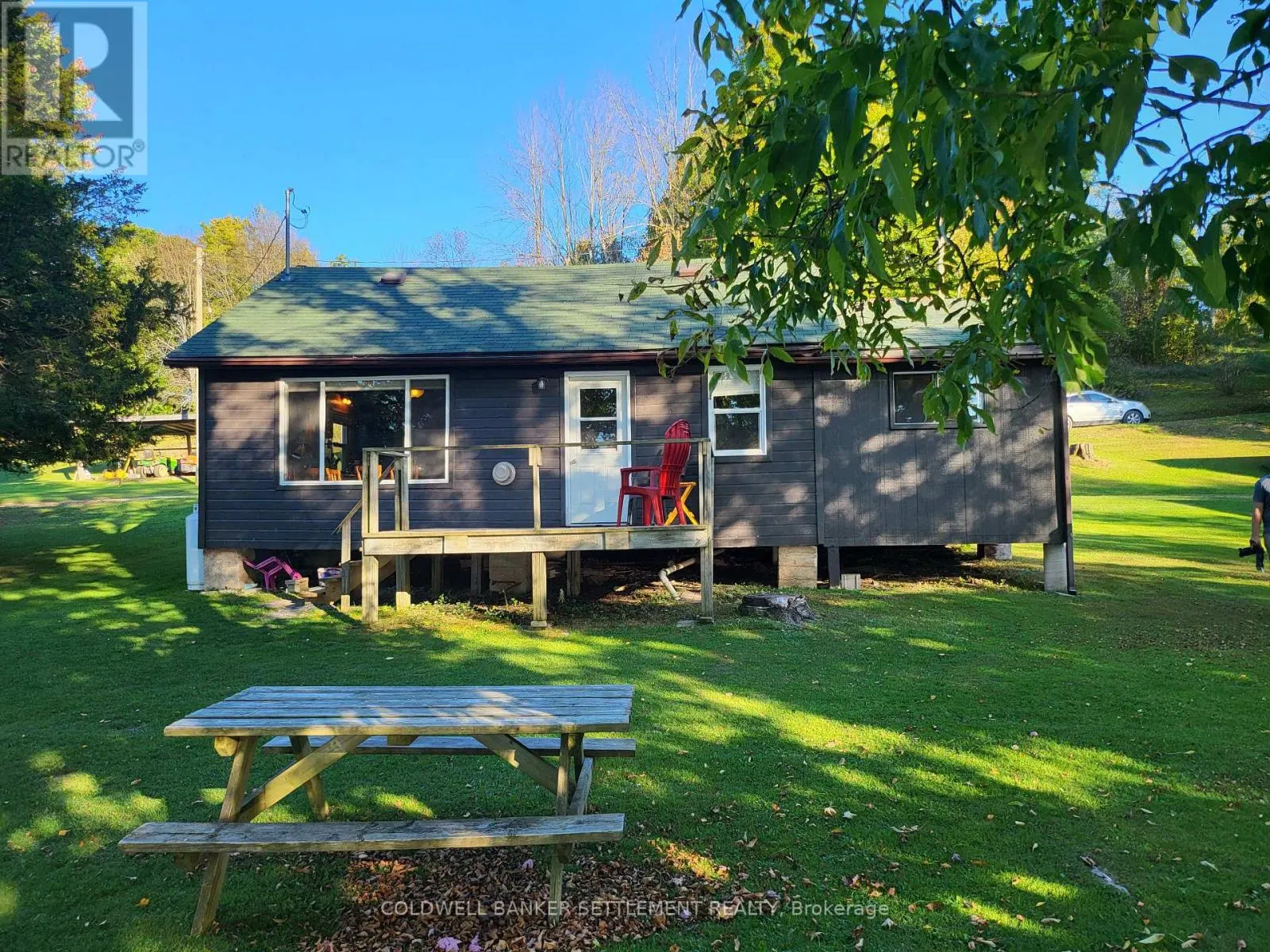 538 CLEAR LAKE ROAD W