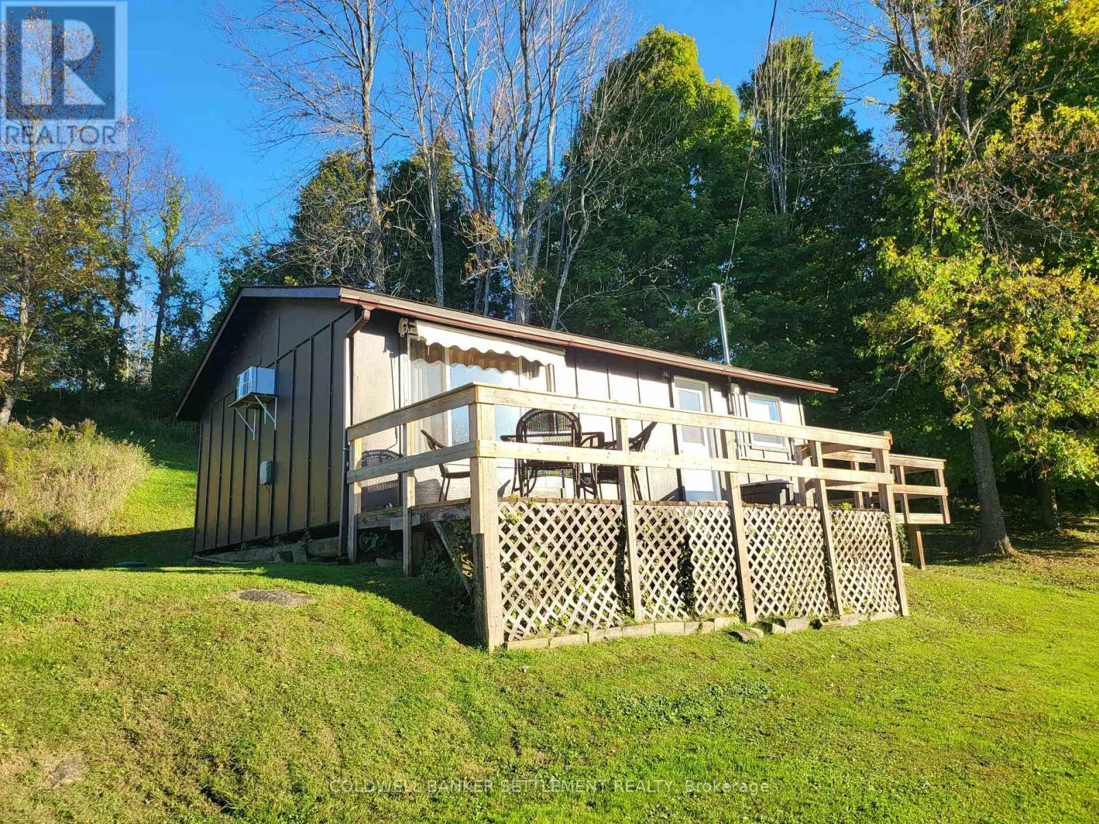 538 CLEAR LAKE ROAD W