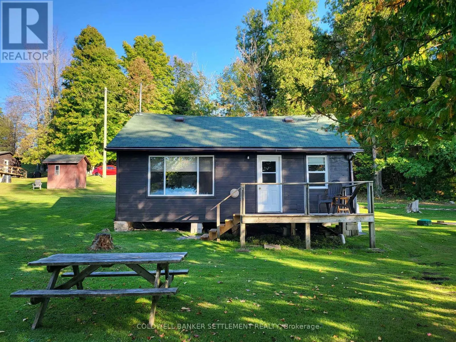 538 CLEAR LAKE ROAD W