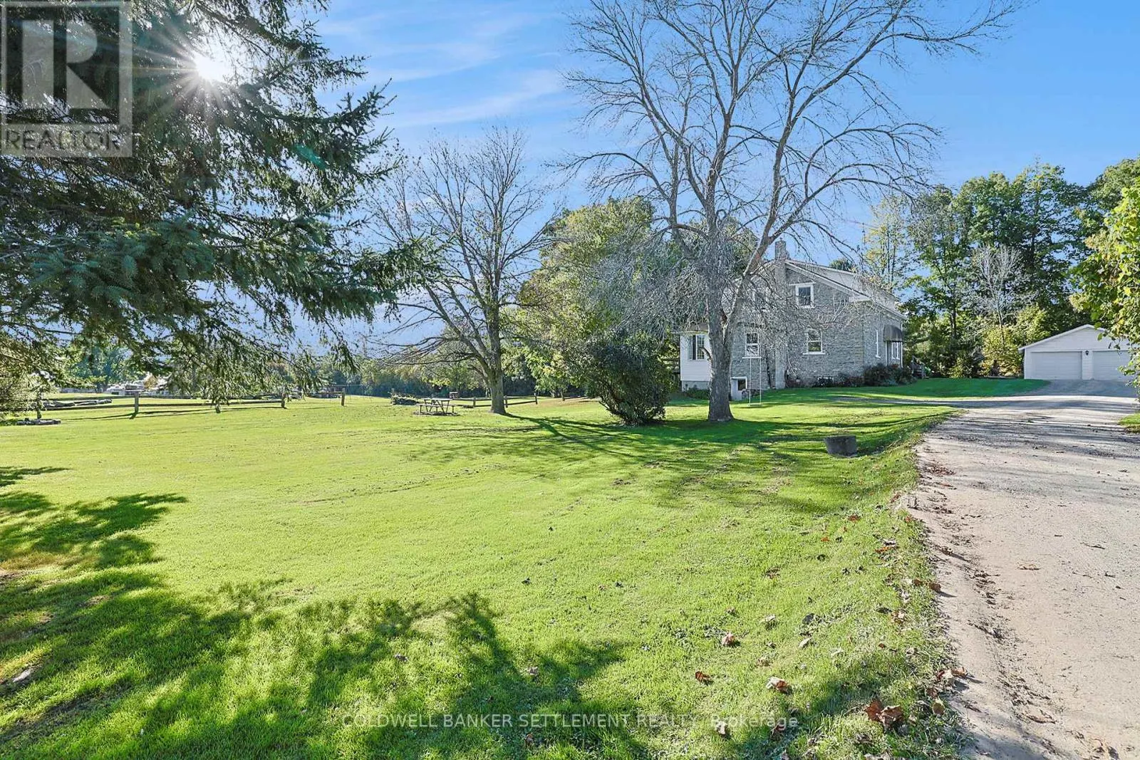 538 CLEAR LAKE ROAD W