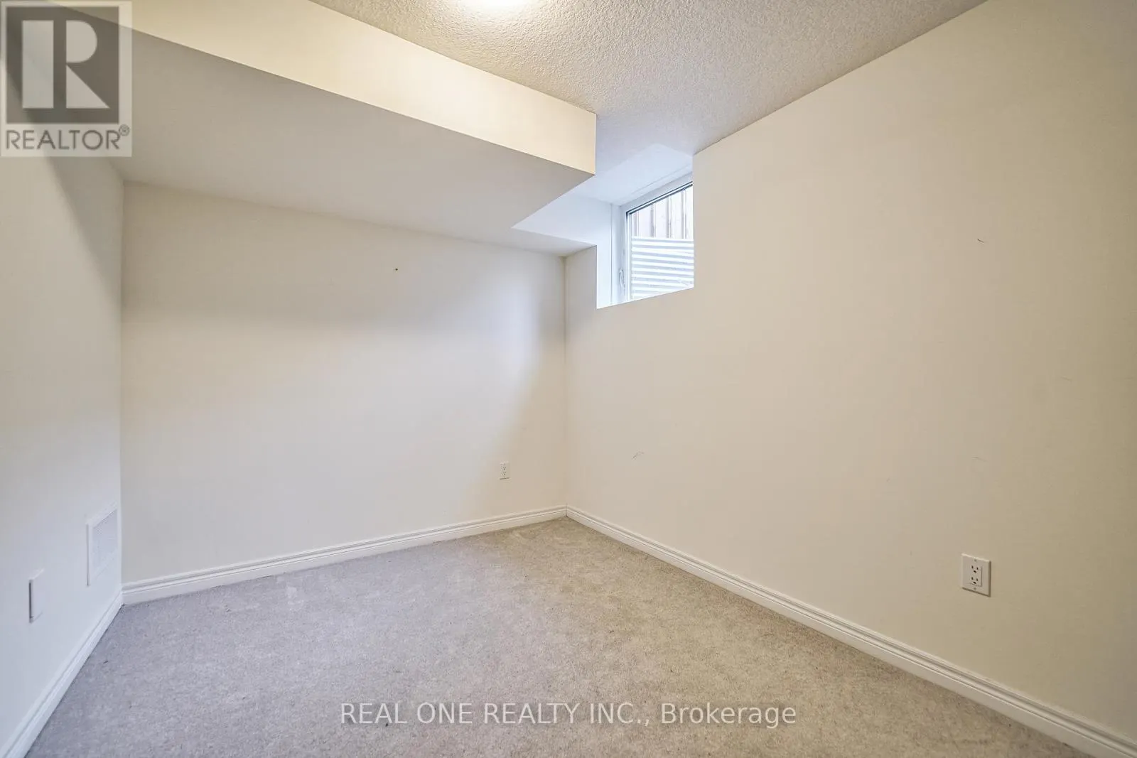 10 - 527 SHAVER ROAD