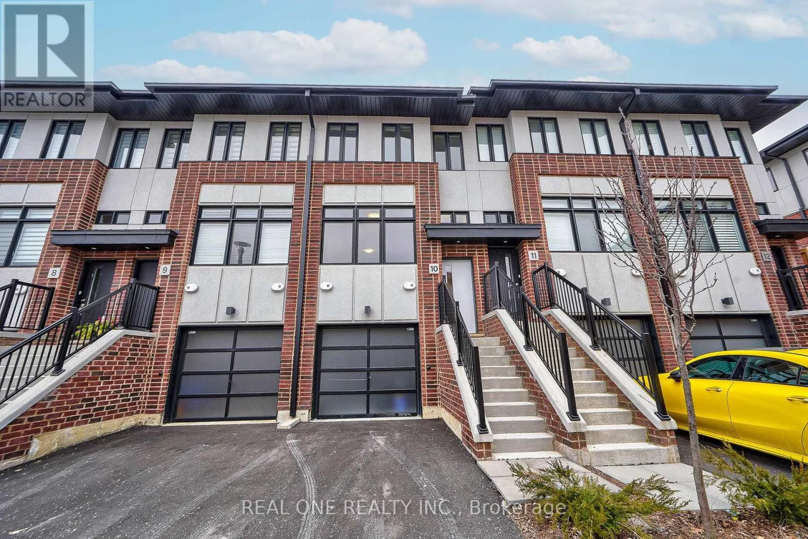 10 - 527 SHAVER ROAD