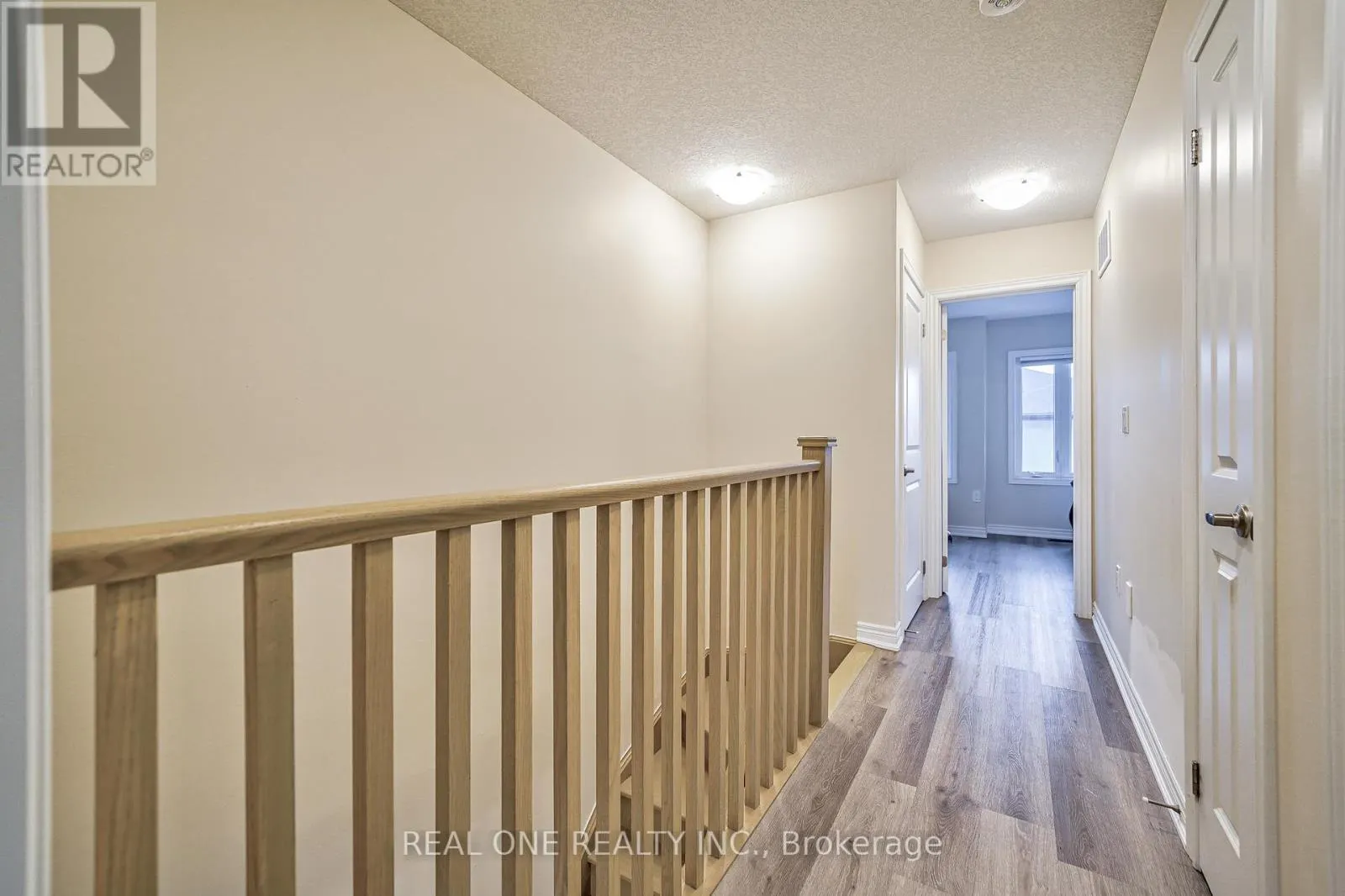 10 - 527 SHAVER ROAD