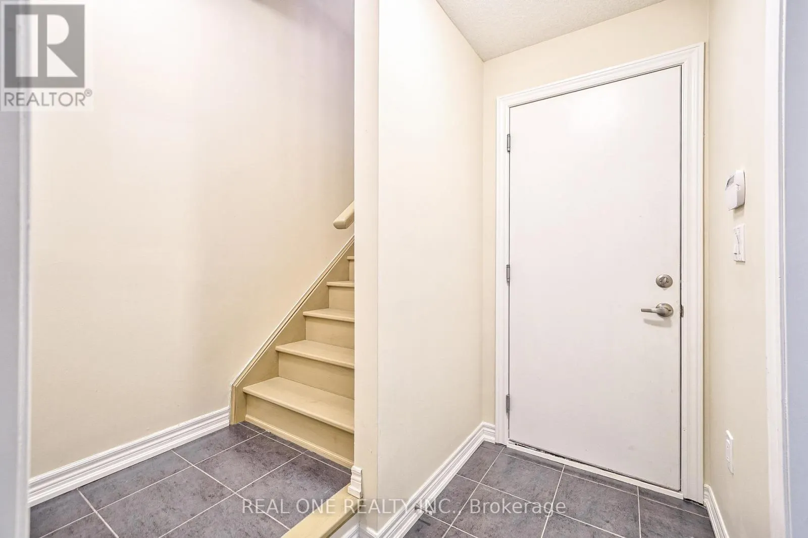 10 - 527 SHAVER ROAD