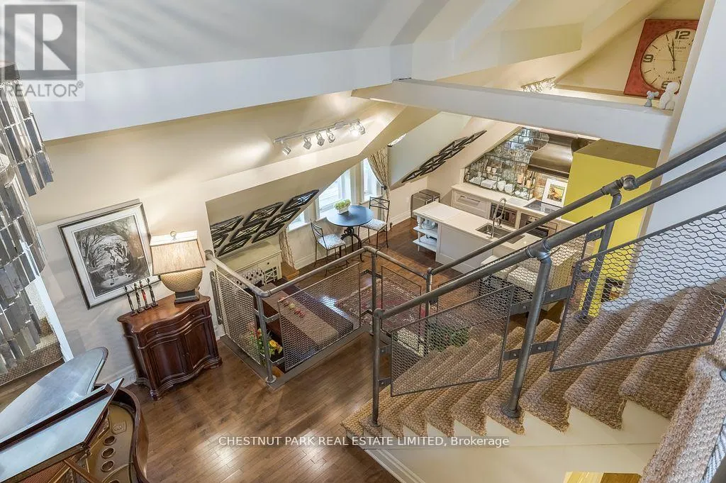 403 - 72 PINE STREET N, #403
