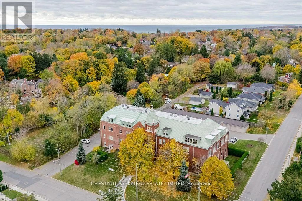 403 - 72 PINE STREET N, #403