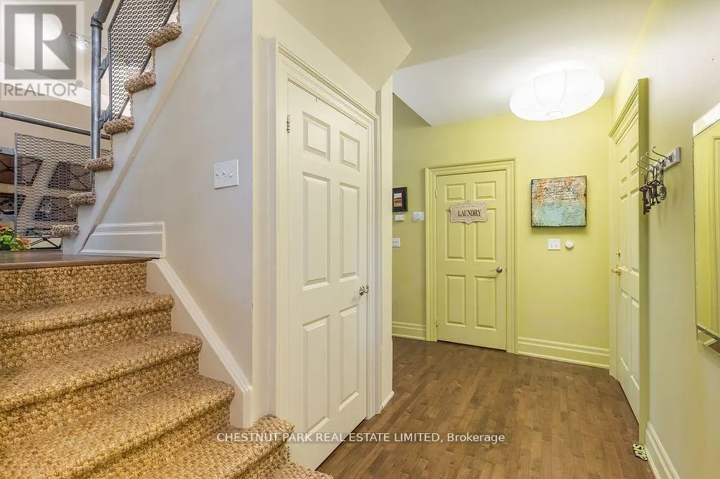 403 - 72 PINE STREET N, #403