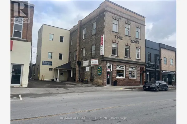 UNIT 5 - 17 WILLIAM STREET N