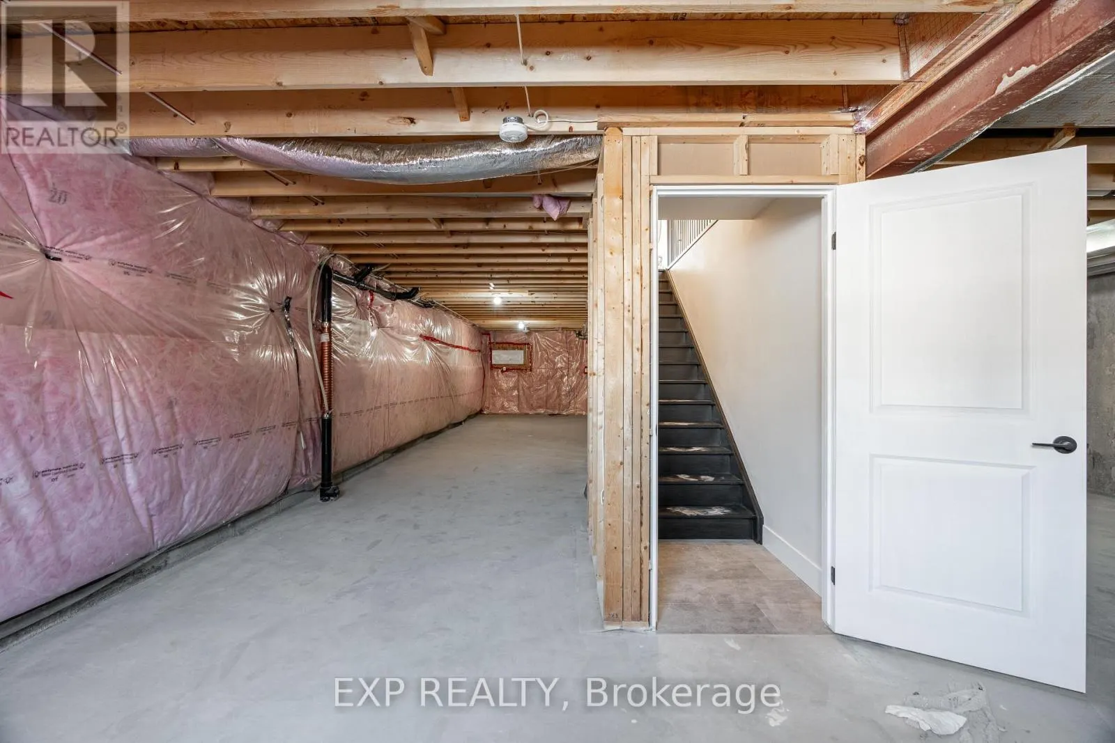 5.5 SOUTH COURT STREET W