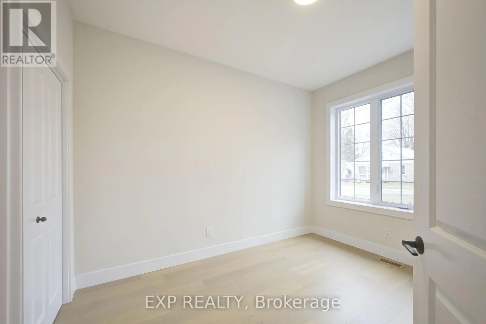 5.5 SOUTH COURT STREET W