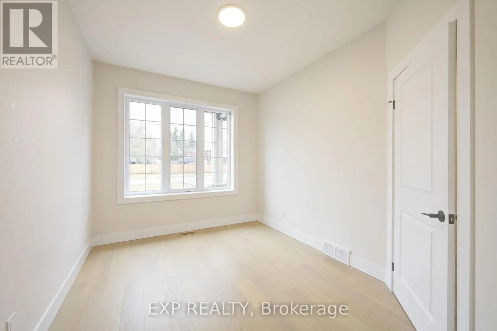 5.5 SOUTH COURT STREET W