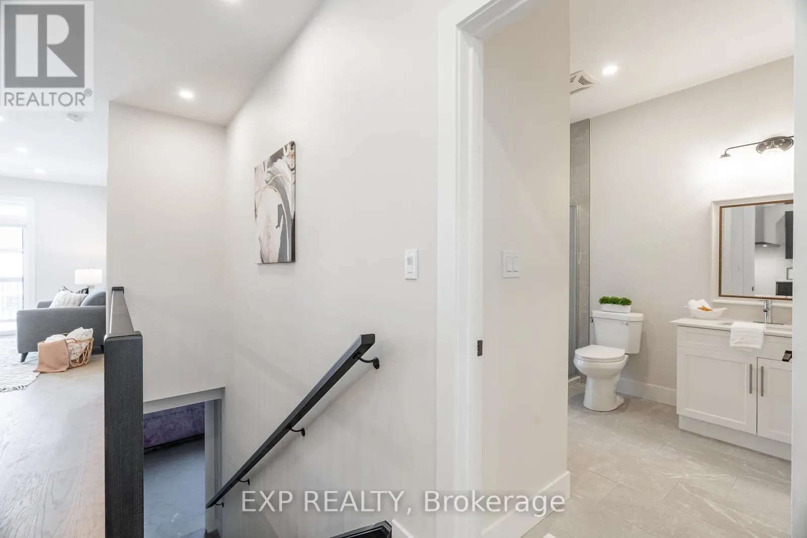 5.5 SOUTH COURT STREET W