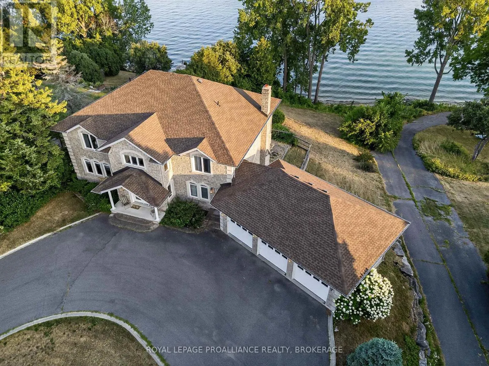 4734 LAKESIDE LANE