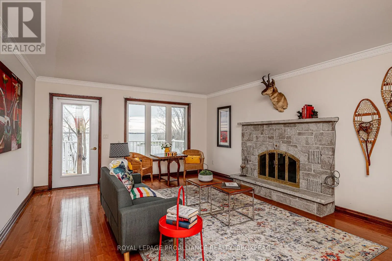 4734 LAKESIDE LANE