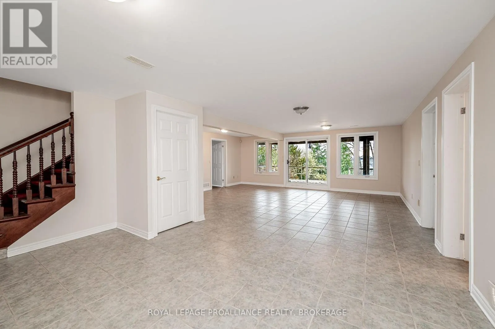 4734 LAKESIDE LANE