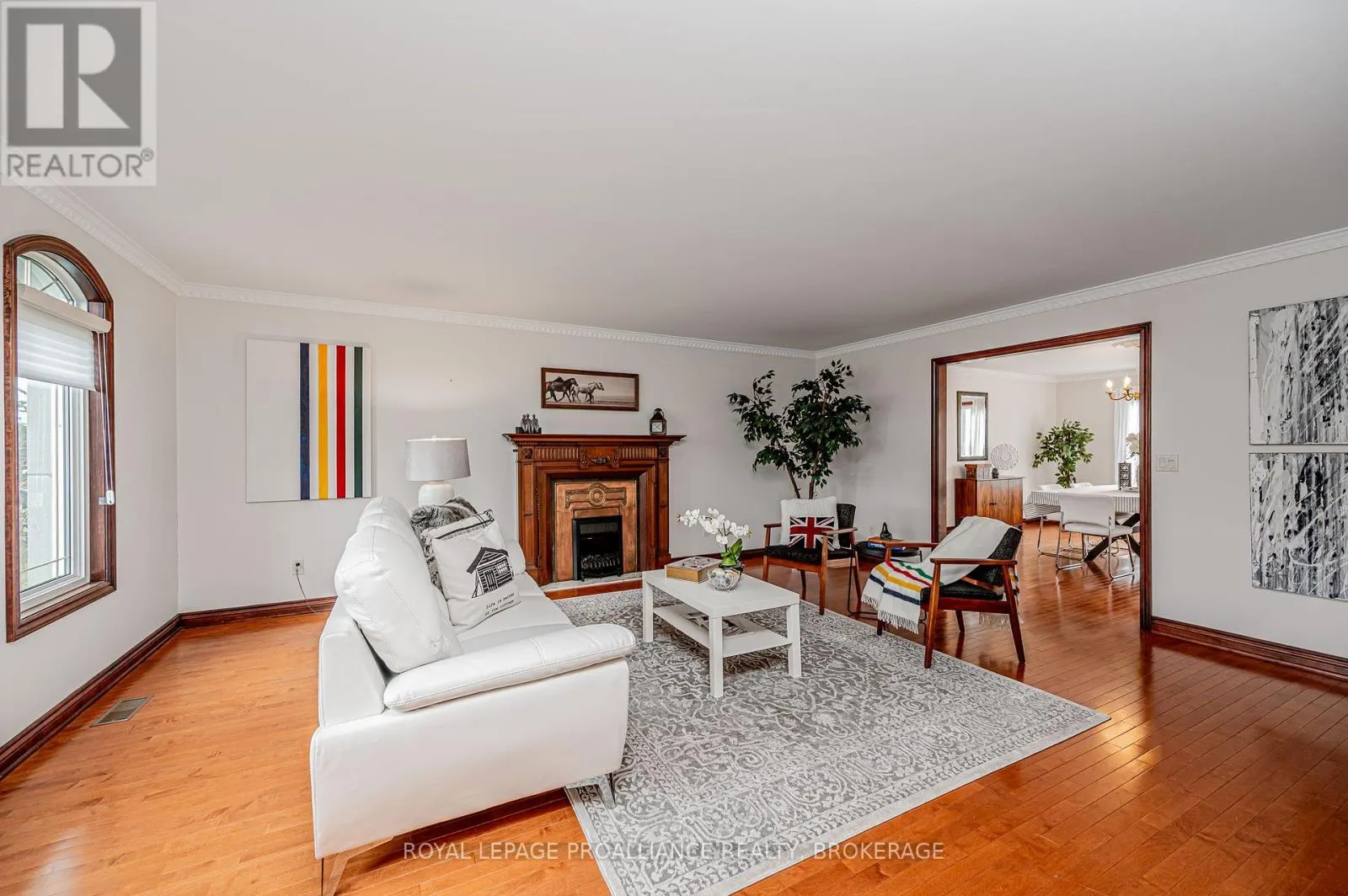 4734 LAKESIDE LANE