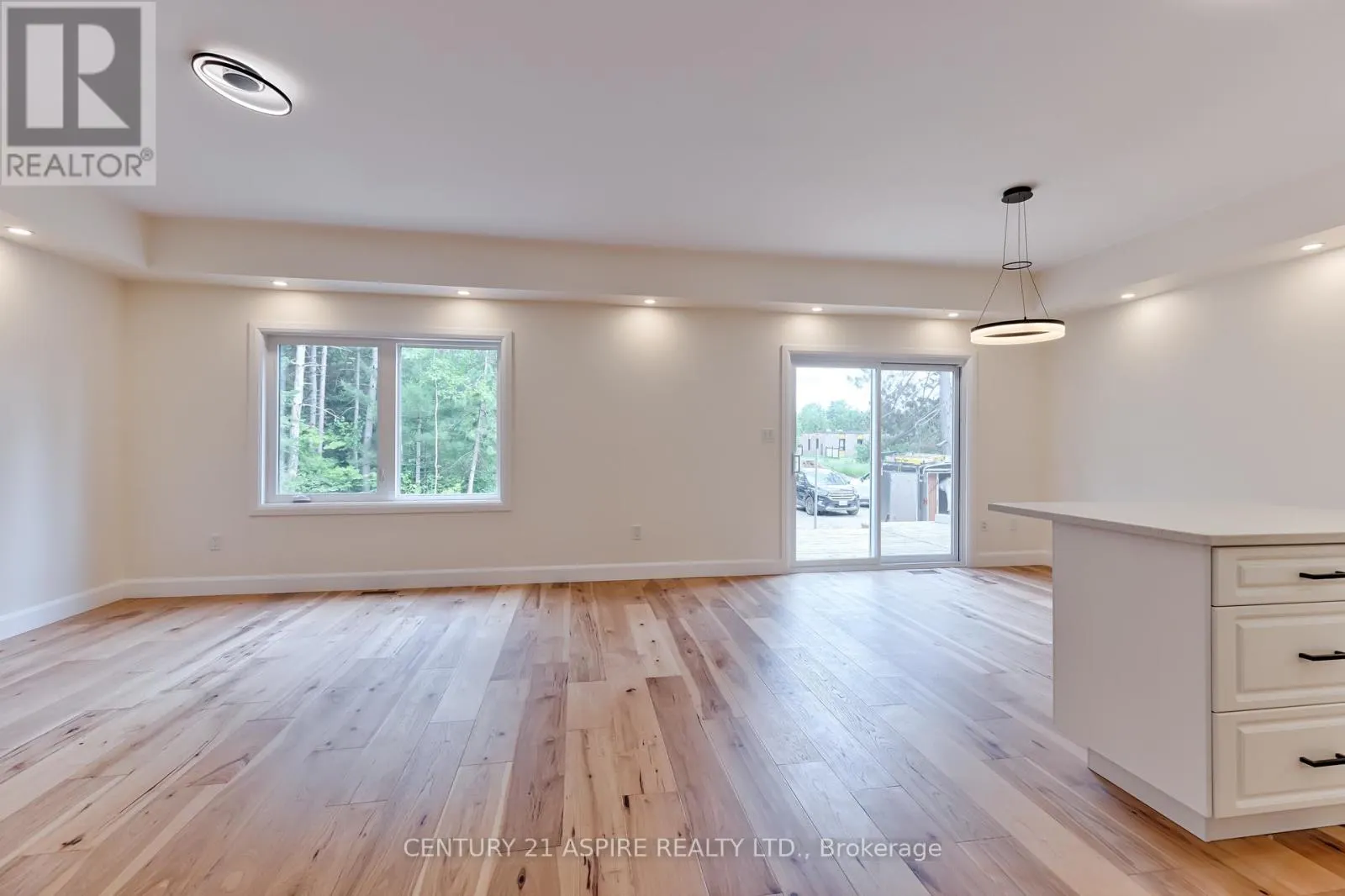 94A FRONTENAC CRESCENT
