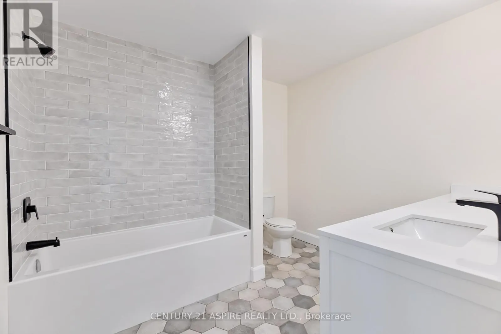 94A FRONTENAC CRESCENT