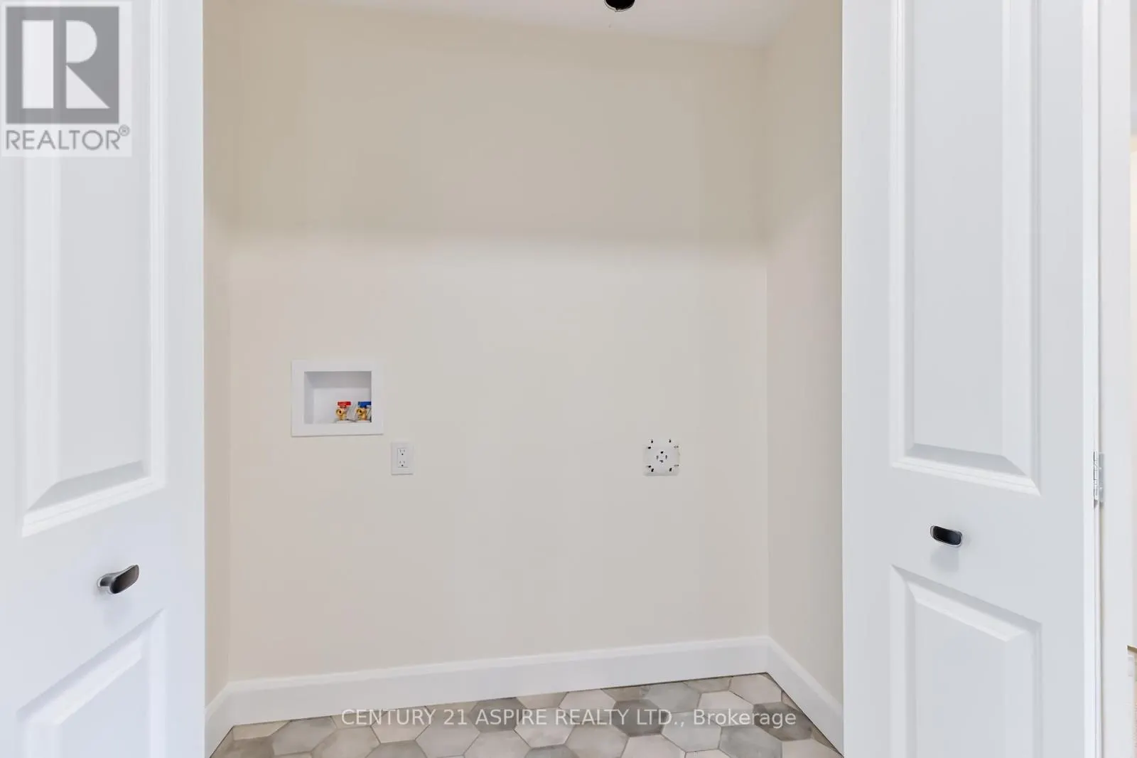 94C FRONTENAC CRESCENT