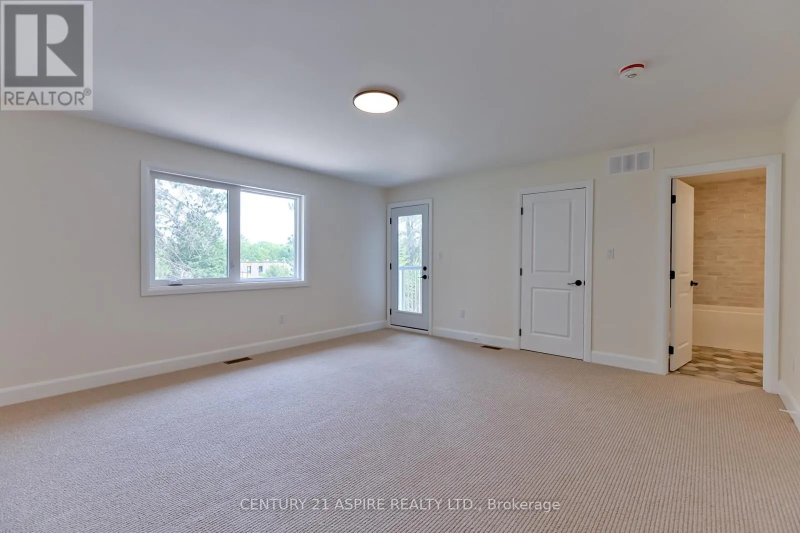 94C FRONTENAC CRESCENT