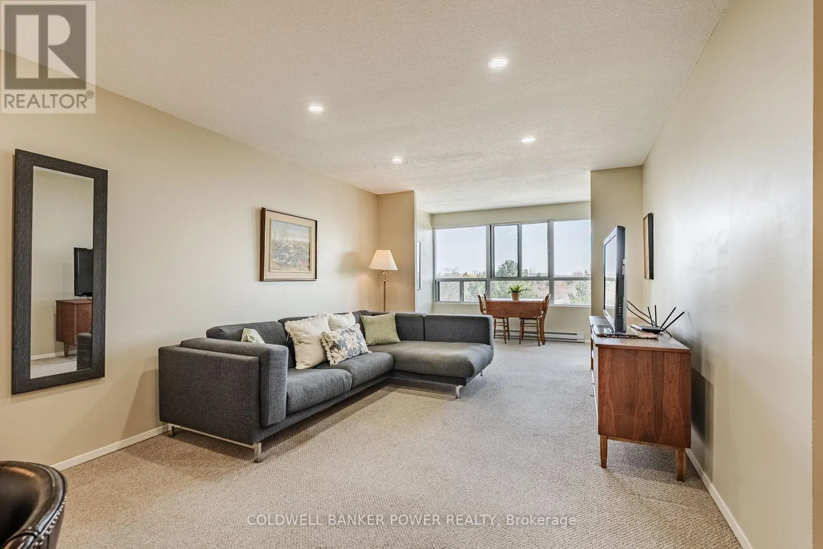 511 - 600 GRENFELL DRIVE, #511