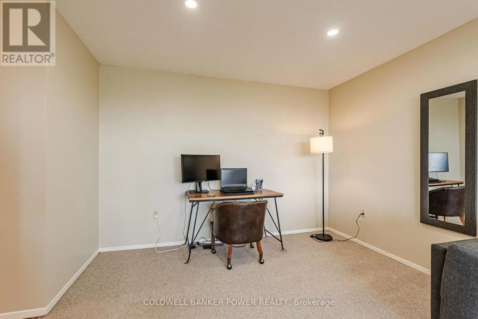 511 - 600 GRENFELL DRIVE, #511
