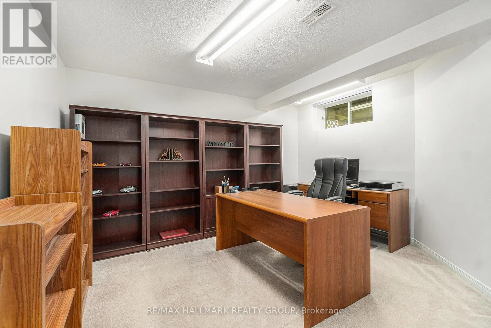 8 APPLE CREEK CRESCENT