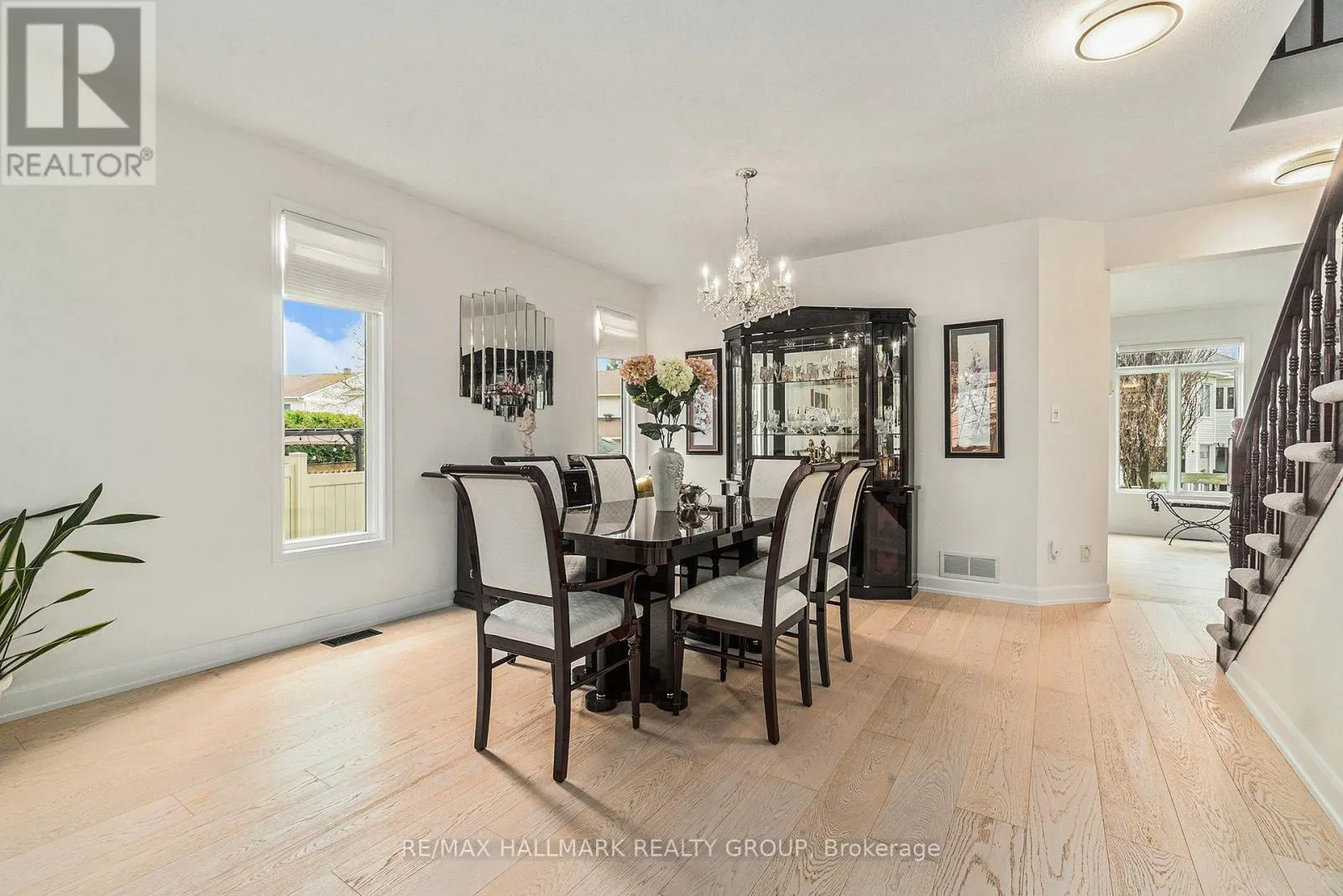 8 APPLE CREEK CRESCENT