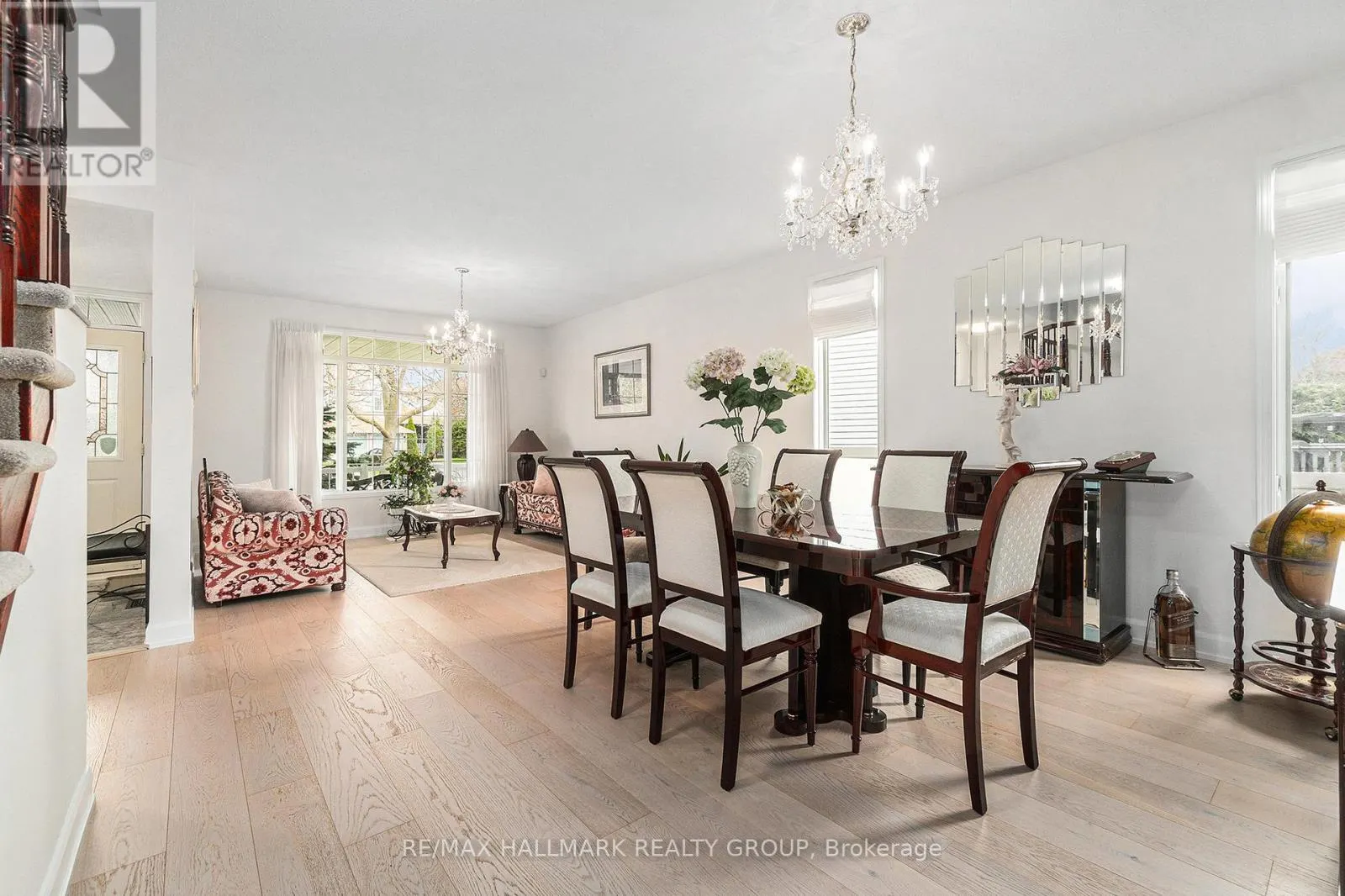 8 APPLE CREEK CRESCENT
