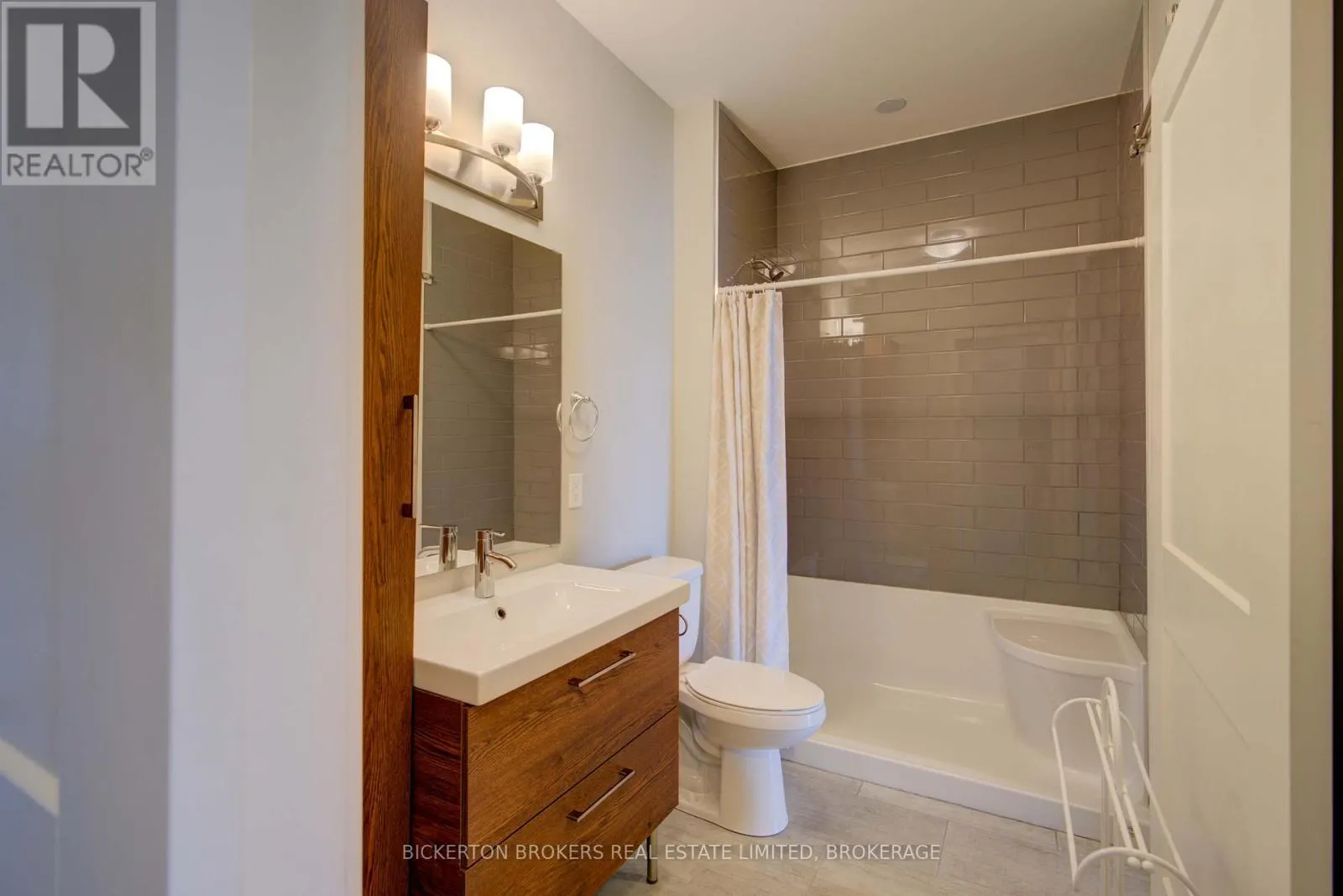 212 - 130 WATER STREET, #212