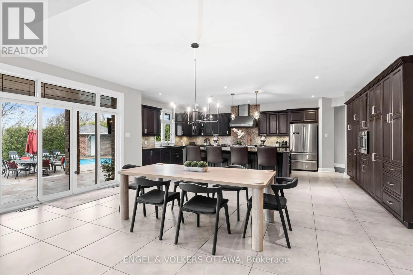 450 LOCKMASTER CRESCENT