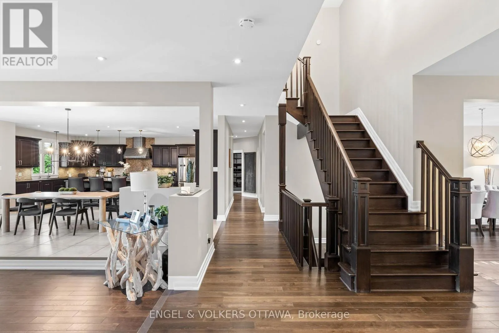 450 LOCKMASTER CRESCENT
