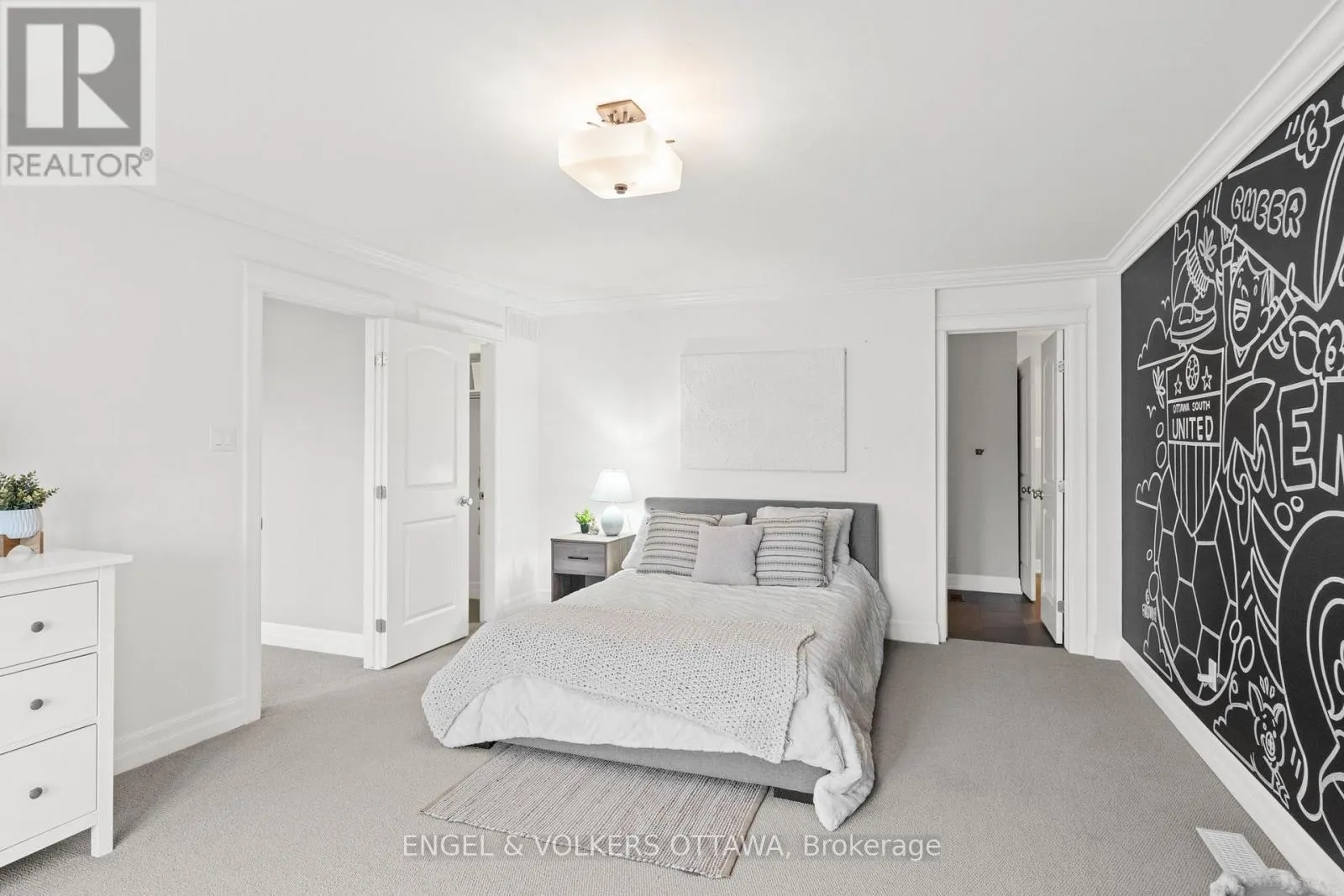 450 LOCKMASTER CRESCENT