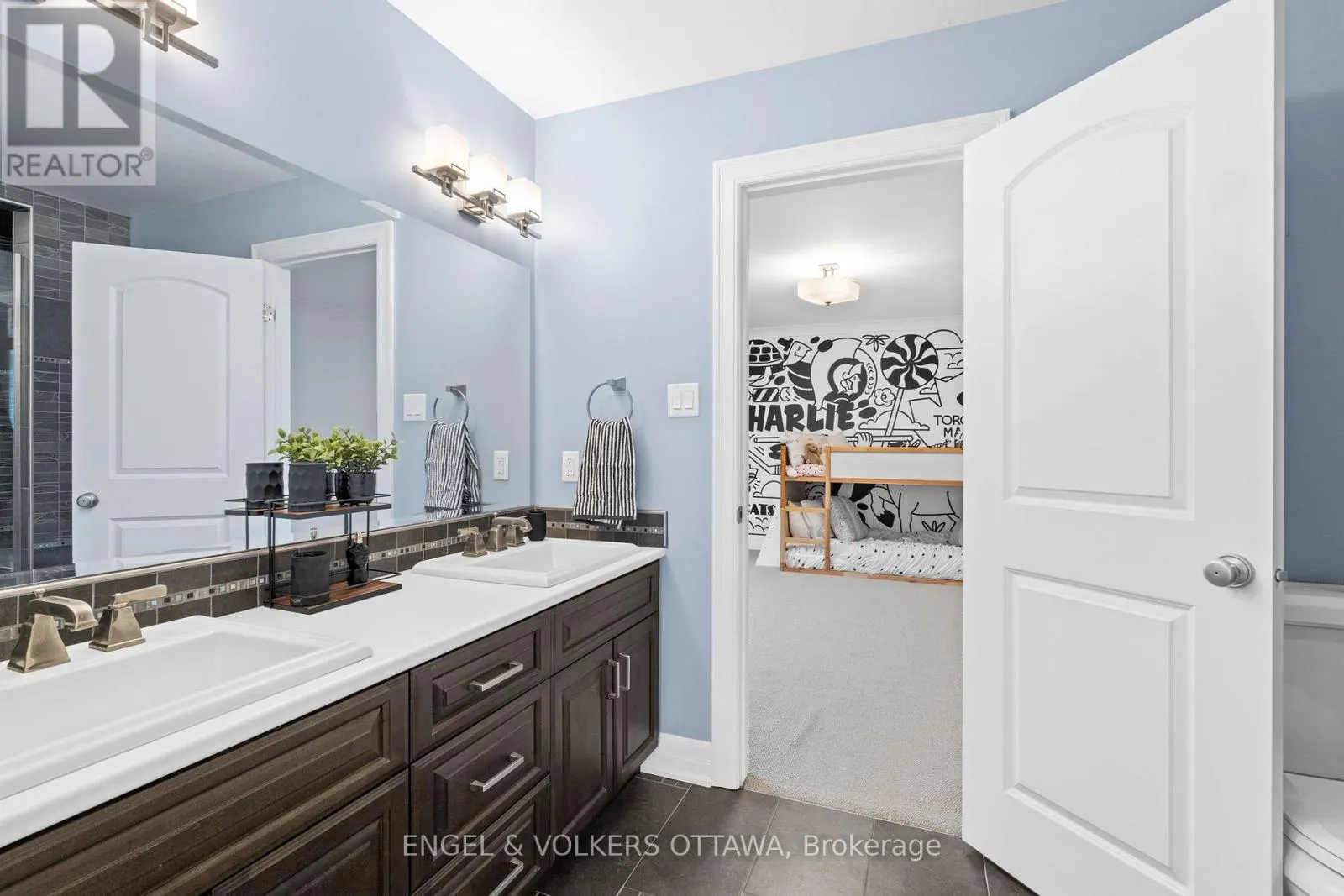 450 LOCKMASTER CRESCENT